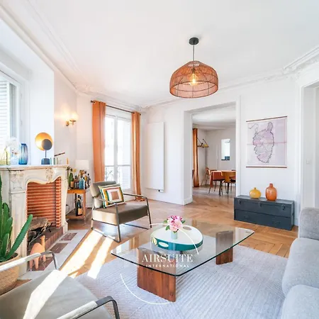 Arc De Triomphe Tranquility 2br By Airsuite