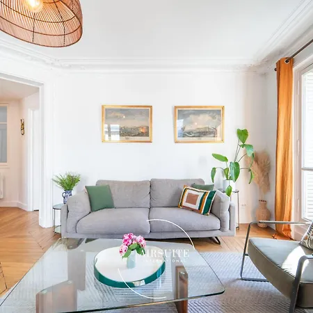 Arc De Triomphe Tranquility 2br By Airsuite Apartment Paris